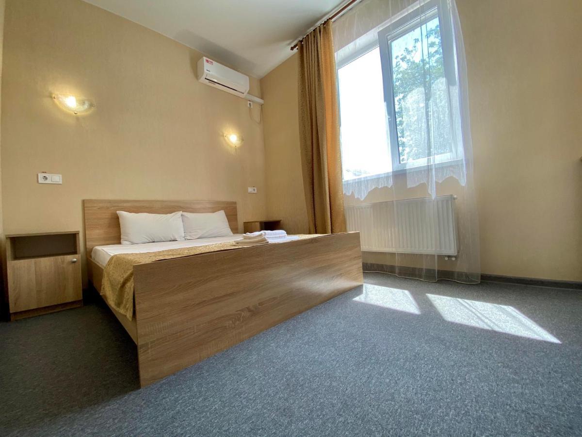 Guest House Sotni Kijów Zewnętrze zdjęcie